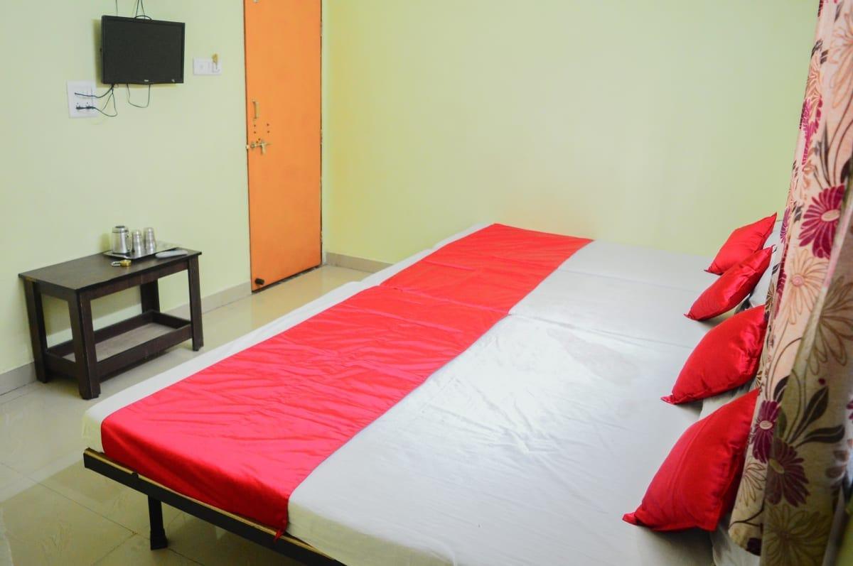 Hotel Gourav Palace Shirdi Exterior foto