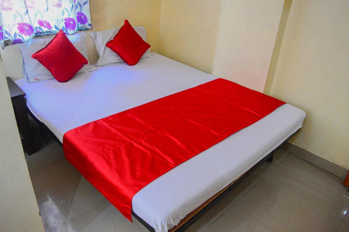 Hotel Gourav Palace Shirdi Exterior foto
